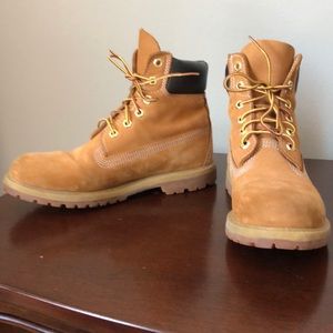 Classic Timberlands Size 7